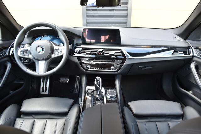 BMW 5-SERIE 540i High Executive * M Sportpakket * 1e eigenaar * Elektrische stoelen met memory * Sfeerverlichting * LED *
