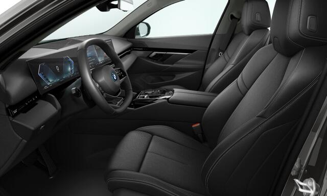 BMW 5-SERIE 530e - Driving Ass Plus - Camera - Trekhaak - Stoelverwarming