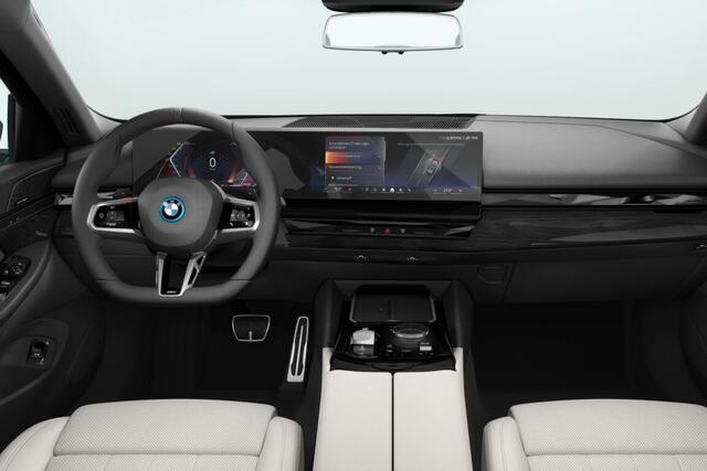 BMW 5-SERIE Touring 530e M Sport Edition | M Sport Pro | Travel Pack | Comfort Pack | Trekhaak