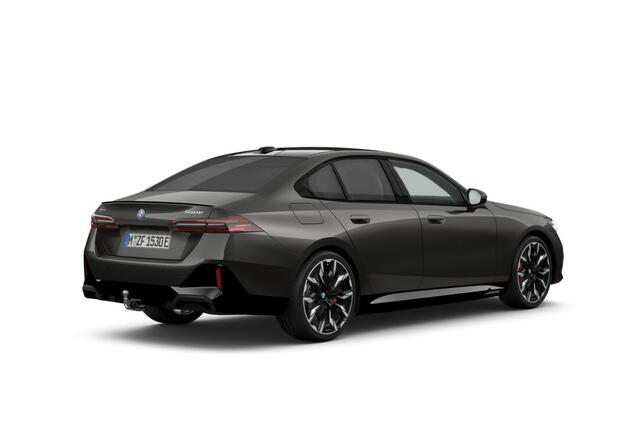 BMW 5-SERIE Sedan 550e xDrive | M Sport Pro | Innovation Pack | Travel Pack | Comfort Pack | Trekhaak