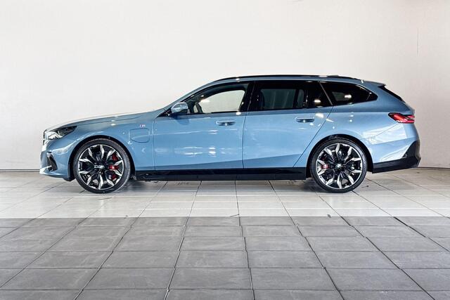 BMW 5-SERIE Touring 550e xDrive | M Sport Pro | Innovation Pack | Travel Pack | Comfort Pack | Trekhaak