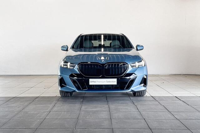 BMW 5-SERIE Touring 550e xDrive | M Sport Pro | Innovation Pack | Travel Pack | Comfort Pack | Trekhaak
