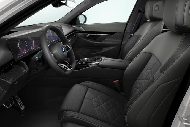 BMW 5-SERIE Touring 530e xDrive Innovation Pack M Sportpakket Pro Aut. - Verwacht: September 2025