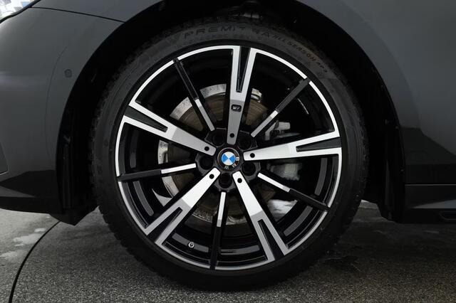 BMW 5-SERIE Touring 520dA M-SPORT ** LED, NAVi+, HuD, PANORAMA, 20-inch LMV, DRIV. ASS+ ** 1e EIG - Ex BMW AG - UNFALLFREI ** ** INFORMEER OOK NAAR ONZE AANTREKKELIJKE FINANCIAL-LEASE TARIEVEN **