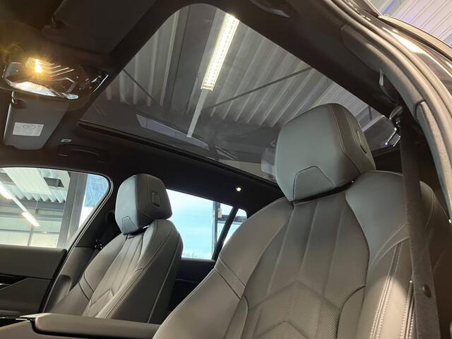 BMW 5-SERIE Touring 520dA M-SPORT ** LED, NAVi+, HuD, PANORAMA, 20-inch LMV, DRIV. ASS+ ** 1e EIG - Ex BMW AG - UNFALLFREI ** ** INFORMEER OOK NAAR ONZE AANTREKKELIJKE FINANCIAL-LEASE TARIEVEN **