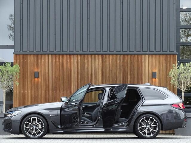 BMW 5-SERIE 530e 292PK X-drive / M-Sport / Laser / 2022 / Pano / Head-Up