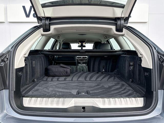 BMW 5-SERIE Touring 520e Business Edition Plus Comfortstoelen | Laserlicht | Trekhaak | Leder
