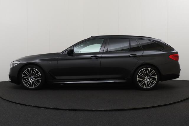 BMW 5-SERIE Touring 520i M-Sport High Exe. Pano-dak Trekhaak Memory 18'LMV