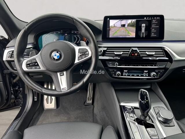BMW 5-SERIE Touring 530iA M-SPORT ** LASER, LEDER, NAVI+, PANORAMA, 20-INCH LMV, DRIV.ASS+ ** 1e eig - UNFALLFREI ** ** INFORMEER OOK NAAR ONZE AANTREKKELIJKE FINANCIAL-LEASE TARIEVEN **