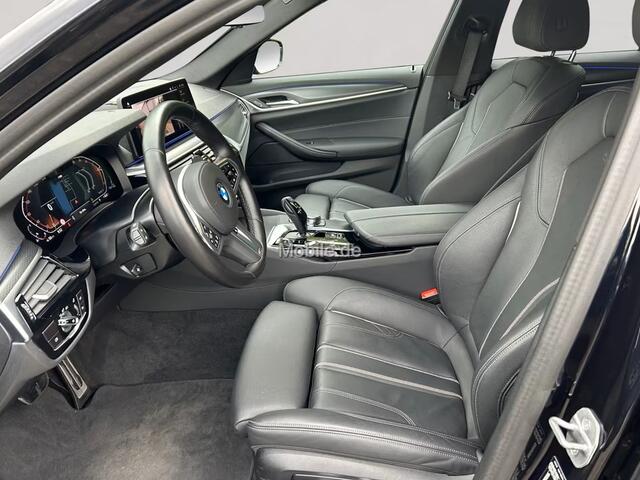 BMW 5-SERIE Touring 530iA M-SPORT ** LASER, LEDER, NAVI+, PANORAMA, 20-INCH LMV, DRIV.ASS+ ** 1e eig - UNFALLFREI ** ** INFORMEER OOK NAAR ONZE AANTREKKELIJKE FINANCIAL-LEASE TARIEVEN **