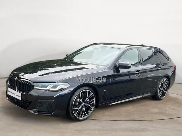 BMW 5-SERIE Touring 530iA M-SPORT ** LASER, LEDER, NAVI+, PANORAMA, 20-INCH LMV, DRIV.ASS+ ** 1e eig - UNFALLFREI ** ** INFORMEER OOK NAAR ONZE AANTREKKELIJKE FINANCIAL-LEASE TARIEVEN **