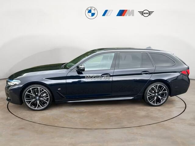 BMW 5-SERIE Touring 530iA M-SPORT ** LASER, LEDER, NAVI+, PANORAMA, 20-INCH LMV, DRIV.ASS+ ** 1e eig - UNFALLFREI ** ** INFORMEER OOK NAAR ONZE AANTREKKELIJKE FINANCIAL-LEASE TARIEVEN **