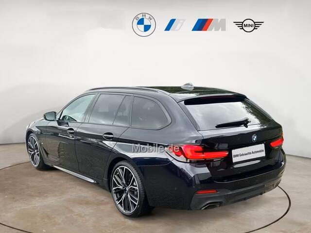 BMW 5-SERIE Touring 530iA M-SPORT ** LASER, LEDER, NAVI+, PANORAMA, 20-INCH LMV, DRIV.ASS+ ** 1e eig - UNFALLFREI ** ** INFORMEER OOK NAAR ONZE AANTREKKELIJKE FINANCIAL-LEASE TARIEVEN **
