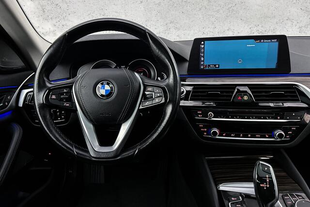 BMW 5-SERIE 530e iPerformance High Executive | Camera | cruise control | Lederen bekleding | Stoelverwarming