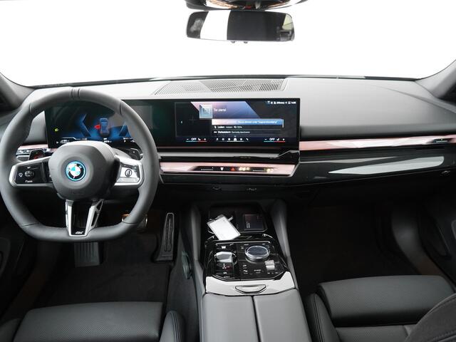 BMW 5-SERIE Touring 530e | M Sportpakket | Trekhaak |