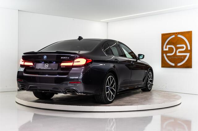 BMW 5-SERIE 530e High Executive M-Sport 300PK | Laser | Pano | Leder | Sfeer | 12 MND Garantie