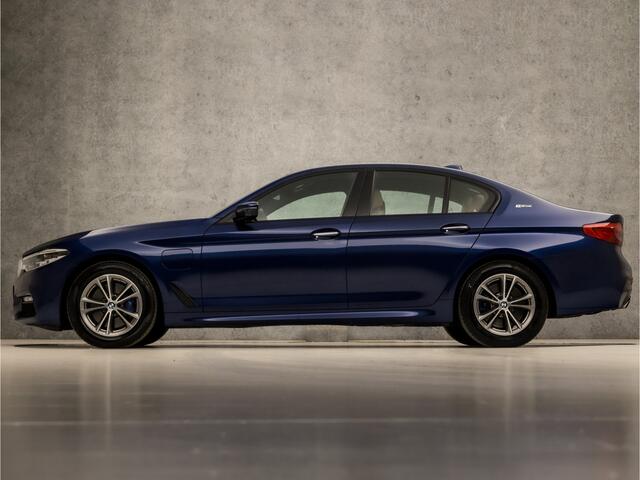 BMW 5-SERIE 530e High Executive M Sport Automaat 252Pk (GROOT NAVI, 360 CAMERA, SFEERVERLICHTING, BOWERS&WILKINS, COGNAC LEDER, MEMORY SEATS, STOELVERWARMING, NIEUWE APK, NIEUWSTAAT)