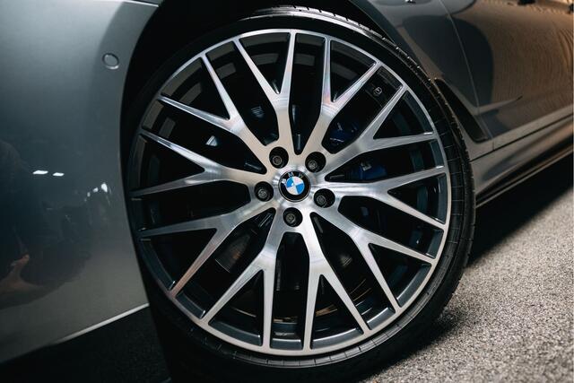 BMW 5-SERIE 540i High Executive Edition | Pano | Head-Up | M-Sportpakket | Dealer Onderhouden |