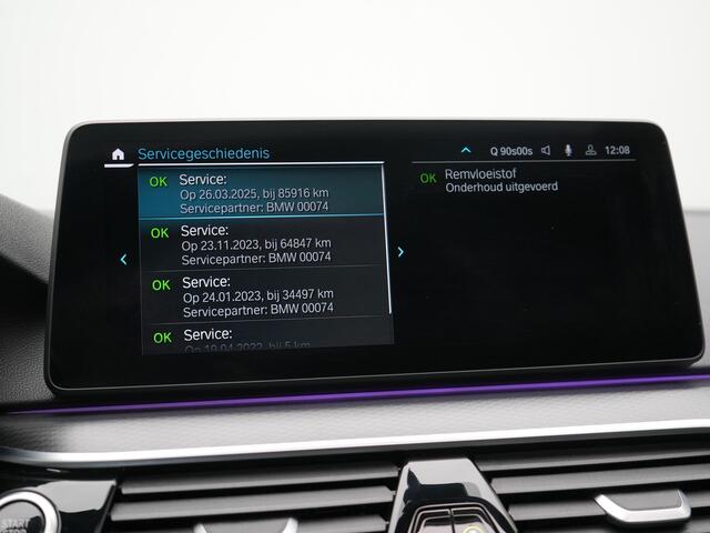 BMW 5-SERIE Touring 520e M Sport Plug In Hybrid Dealer O.H PHEV | Panodak | Adaptive Cruise | Camera | Lederen Comfortstoelen Memory & Verwarmd | Apple Carplay | Sfeerverlichting | Navigatie | Virtual | DAB | SOPHISTOGRAU Metallic |