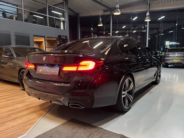 BMW 5-SERIE 530e High Executive M-Sport, Massage, Trekhaak, B&O, stoelventilatie, HUD VOL!