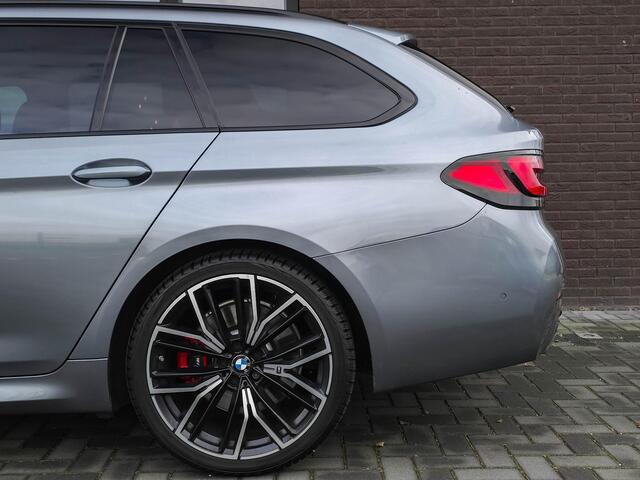 BMW 5-SERIE Touring 530i M Sport | Pano | H&K | Topv. | Laser | Nappa | Trekhaak |