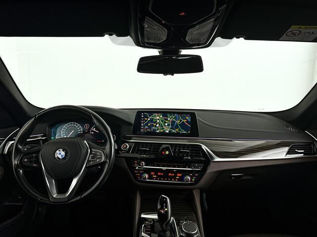 BMW 5-SERIE 520i High Executive Edition | Navigatie | Head-up Display | Stoelverwarming