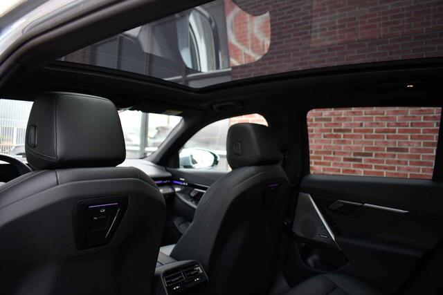 BMW 5-SERIE 530e M-Sport Pano ACC 360 H/K Stoel-vent Brooklyngrau