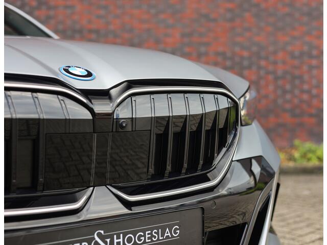 BMW 5-SERIE Touring 530e Touring | M performance - Pano - Trekhaak