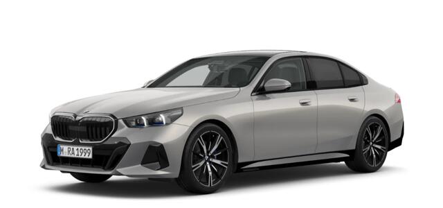 BMW 5-SERIE 520i M-Sport HeadUp H/K Pano Driving Pro Trekhaak Stoelventilatie