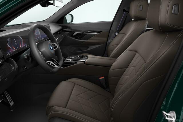 BMW 5-SERIE Sedan 530e M Sport Edition | M Sportpakket Pro | Innovation Pack | Travel Pack | Comfort Pack | Trekhaak