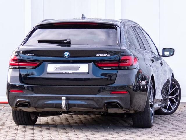BMW 5-SERIE Touring 530e xDrive M-SPORT ** LASER, LEDER, PANORAMA, TREKH, HuD, HiFi, 19-inch LMV ** ¤ 39.750,= onder NP - Ex-BMW AG ** ** INFORMEER OOK NAAR ONZE AANTREKKELIJKE FINANCIAL-LEASE TARIEVEN **