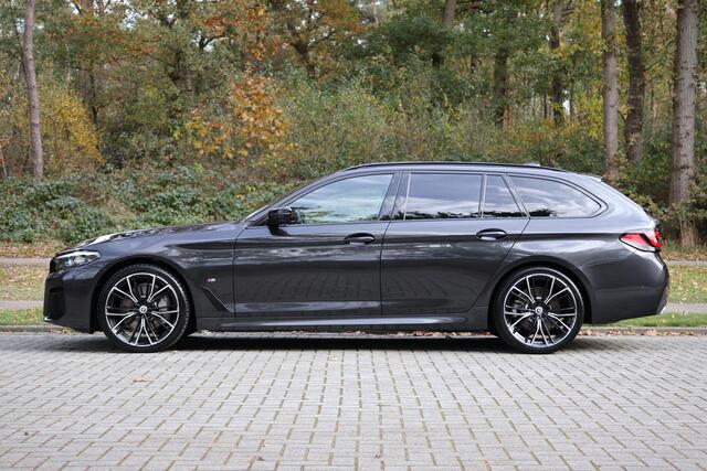BMW 5-SERIE Touring 530i High Executive M-Sport | 20"| Pano | HUD | 360 Cam | Standkachel | Keyless | Driving Assistent Pro | Clima 4-zone | Comf stoel met memory | Achterbank verwarmd | etc.
