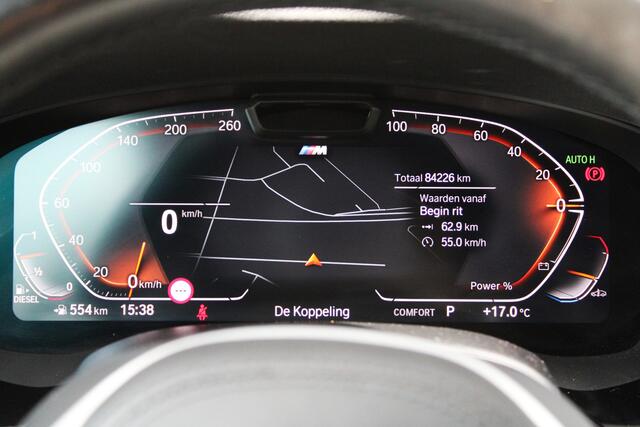 BMW 5-SERIE Touring 530d M-Sport - Trekhaak - Pano - Laser - HUD - 360 Camera - Keyless - Sportstoelen - H&K - Fabrieksgarantie - Rijklaar