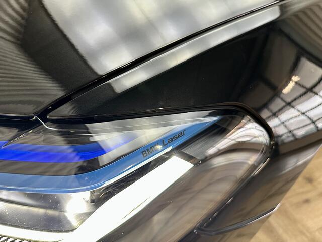 BMW 5-SERIE Touring 520i *M-Sport* Panoramadak / LASER / Stoelkoeling / Keyless / Memory Seat / Apple Carplay / Org.NL! / 19"LMV