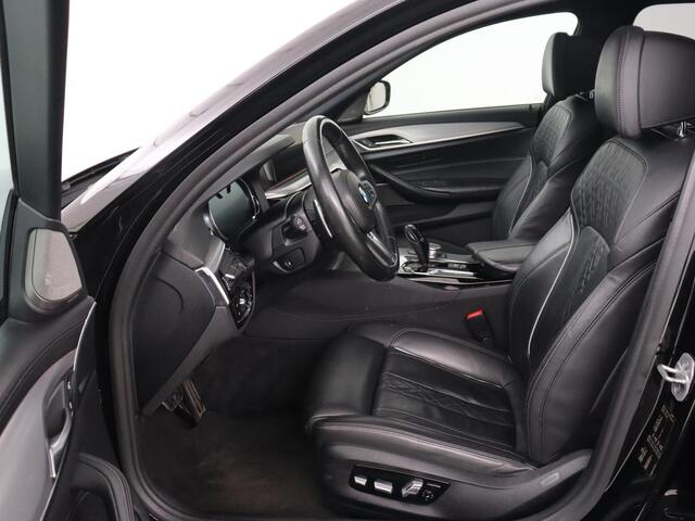 BMW 5-SERIE 530i High Executive | M Sport | Schuifdak | Head-Up | Harman/Kardon | Leder | Carplay | Stoelverwarming | Camera | Full LED | Stuurverwarming | 20 '' | Navigatie | Sfeerverlichting