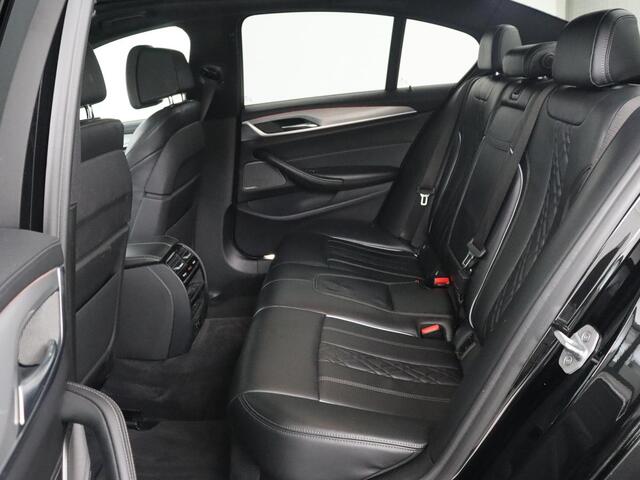 BMW 5-SERIE 530i High Executive | M Sport | Schuifdak | Head-Up | Harman/Kardon | Leder | Carplay | Stoelverwarming | Camera | Full LED | Stuurverwarming | 20 '' | Navigatie | Sfeerverlichting