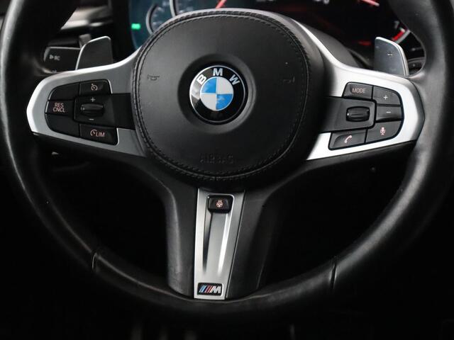 BMW 5-SERIE 530i High Executive | M Sport | Schuifdak | Head-Up | Harman/Kardon | Leder | Carplay | Stoelverwarming | Camera | Full LED | Stuurverwarming | 20 '' | Navigatie | Sfeerverlichting