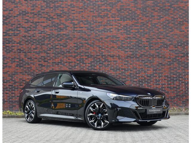 BMW 5-SERIE Touring 530e | Pano - Trekhaak - B&W