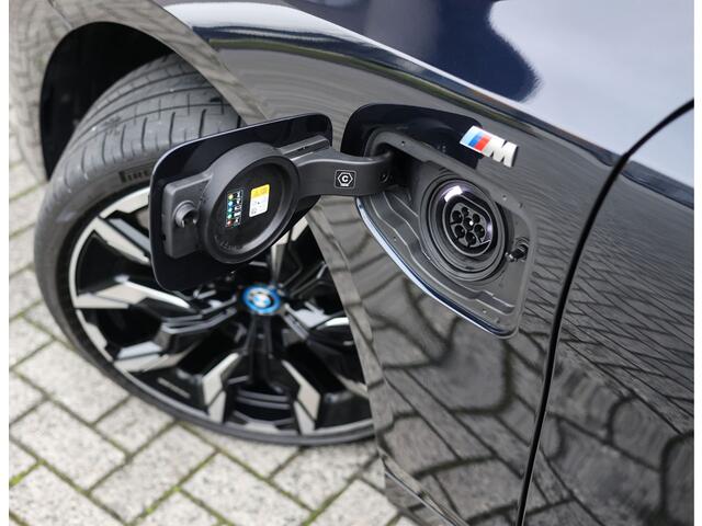 BMW 5-SERIE Touring 530e | Pano - Trekhaak - B&W