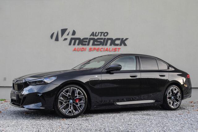 BMW 5-SERIE 550e xDrive M-Sport Pro/ Panoramadak/ Bouwers & Wilkins/ 4-wiel sturing/ 360kW