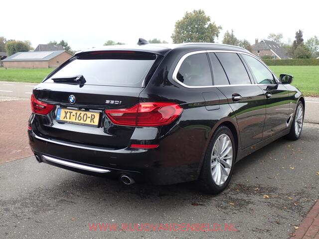 BMW 5-SERIE Touring 530i PANODAK/HEADUP/KEYLESS/ACC/CARPLAY/SPORTLEER/CAMERA