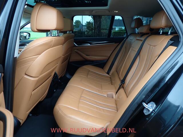 BMW 5-SERIE Touring 530i PANODAK/HEADUP/KEYLESS/ACC/CARPLAY/SPORTLEER/CAMERA