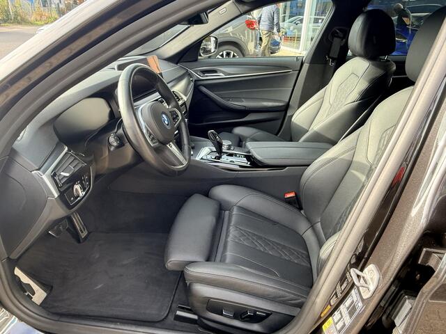 BMW 5-SERIE 545e xDrive Business Edition Plus | M Sport | LED | Adapt. Cruise | Stoel- en stuurverwarming | Apple Carplay | Trekhaak