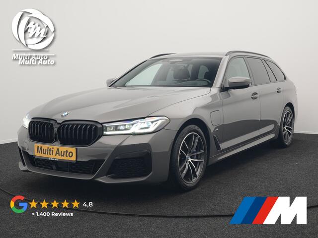 BMW 5-SERIE Touring 530e M Sport Plug In Hybrid 293pk Dealer O.H. PHEV | Trekhaak Af Fabriek | Adaptive Cruise | Laser LED | Camera | Lederen Sportstoelen Verwarmd | Sfeerverlichting | Apple Carplay | Keyless | Blis | Virtual | Navigatie | DAB |
