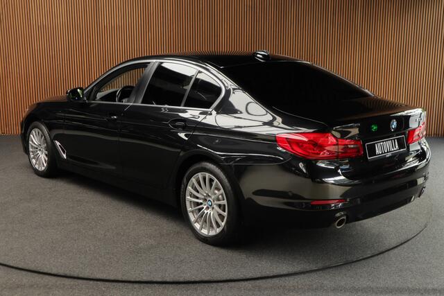 BMW 5-SERIE 530i Head-up Memory seats Navi Leer Camera Climate (3-zone) Stoelverwarming voor & achter Sportstoelen Virtual PDC LM velgen BTW auto