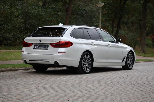 BMW 5-SERIE Touring 530d High Executive Sportline, Elektrische trekhaak, BMW Live Cockpit Professional, Shadowline, etc.