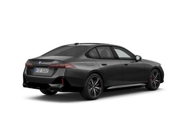 BMW 5-SERIE Sedan 550e xDrive | M Sportpakket Pro | Innovation Pack | Travel Pack | Comfort Pack