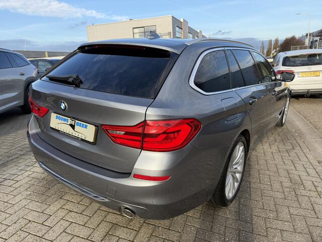 BMW 5-SERIE Touring 530i Luxury Line Pano-Dak | HUD | Camera | HiFi | Stoelverw. voor & achter |