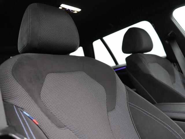 BMW 5-SERIE Touring 520e M Sport Plug In Hybrid 204pk Dealer O.H PHEV | Trekhaak af Fabriek | Adaptive Cruise | Alcantara Sportstoelen Verwarmd | Camera | Navi Pro | Sfeerverlichting | Apple Carplay |