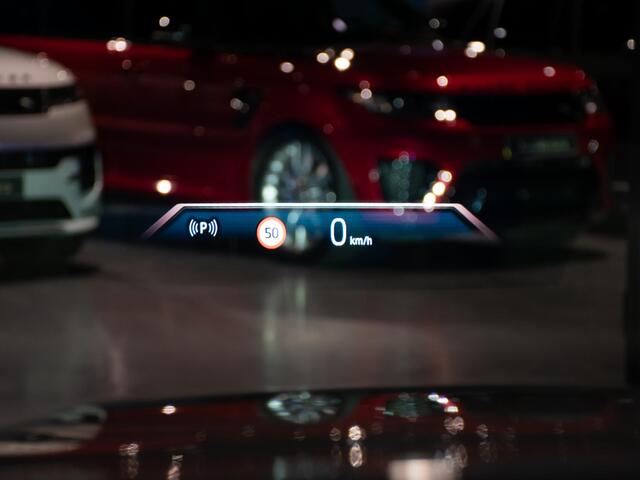 BMW 5-SERIE Touring 530e l Trekhaak l M-sport l Schuif-/kantel pano dak l Adaptive LED l Head-Up l 360 Camera l Stoelventilatie